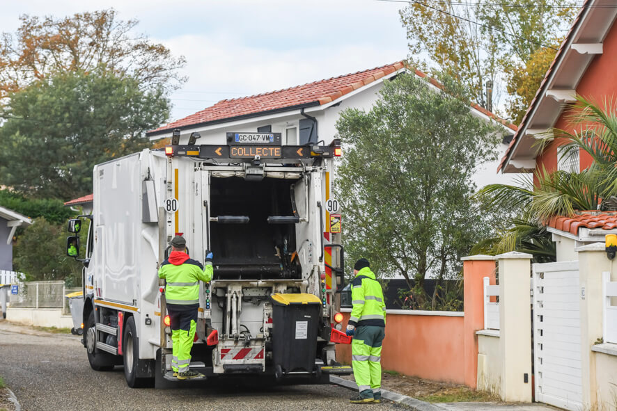 collecte de déchets en bacs individuels réalisée par le SICTOM du Marsan